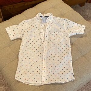 Izod Men's Casual White Shirt with Colorful beach chair Pattern